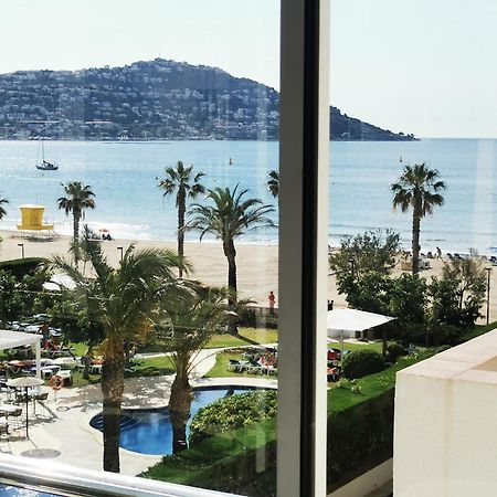 Spacieux Appartement Rose Front Mer Et Piscine Ρόζες Εξωτερικό φωτογραφία