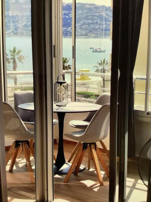 Spacieux Appartement Rose Front Mer Et Piscine Ρόζες Εξωτερικό φωτογραφία